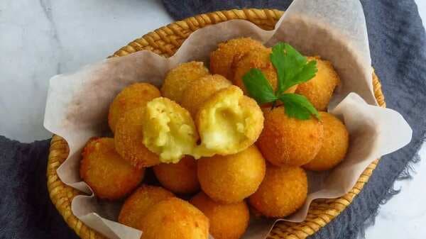 Time To Indulge In These Yummy Potato Cheese Balls
