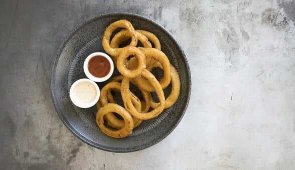 Viral: Man Orders Onion Rings, Gets Raw Onions Instead
