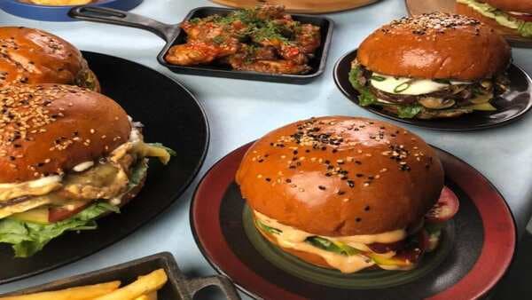 Slurrp Exclusive: Chef Vicky Ratnani Expresses His Love For Burgers With This Signature Recipe 