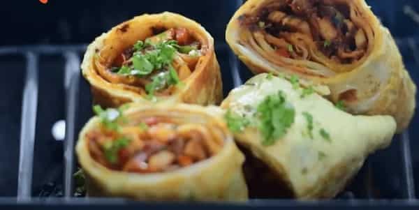 Slurrp Exclusive: Swap Paratha With Rumali Roti To Make These Spicy Chicken Kathi Rolls