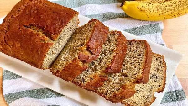 Make Healthy Banana Bread At Home With This Simple Recipe