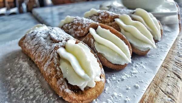 Tracing The History Of The Cannoli, The Italian Pastry That Was Actually Arabic 