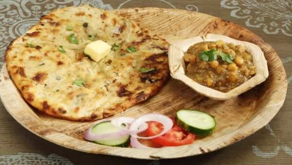 Kulcha Is Not Just Alu and Paneer Filled—Try These Offbeat Kulcha Fillings That Work Magic