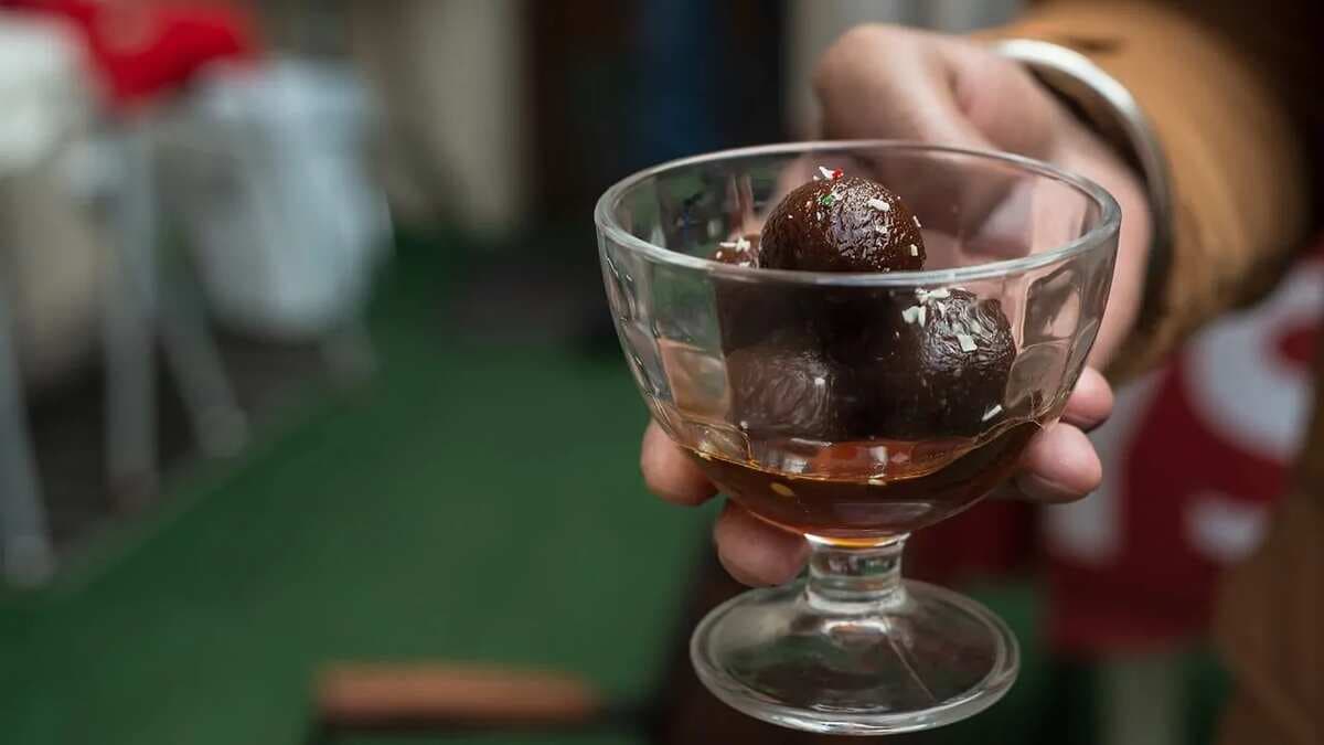 Old Monk Infused Gulab Jamun Making Netizens go Crazy 