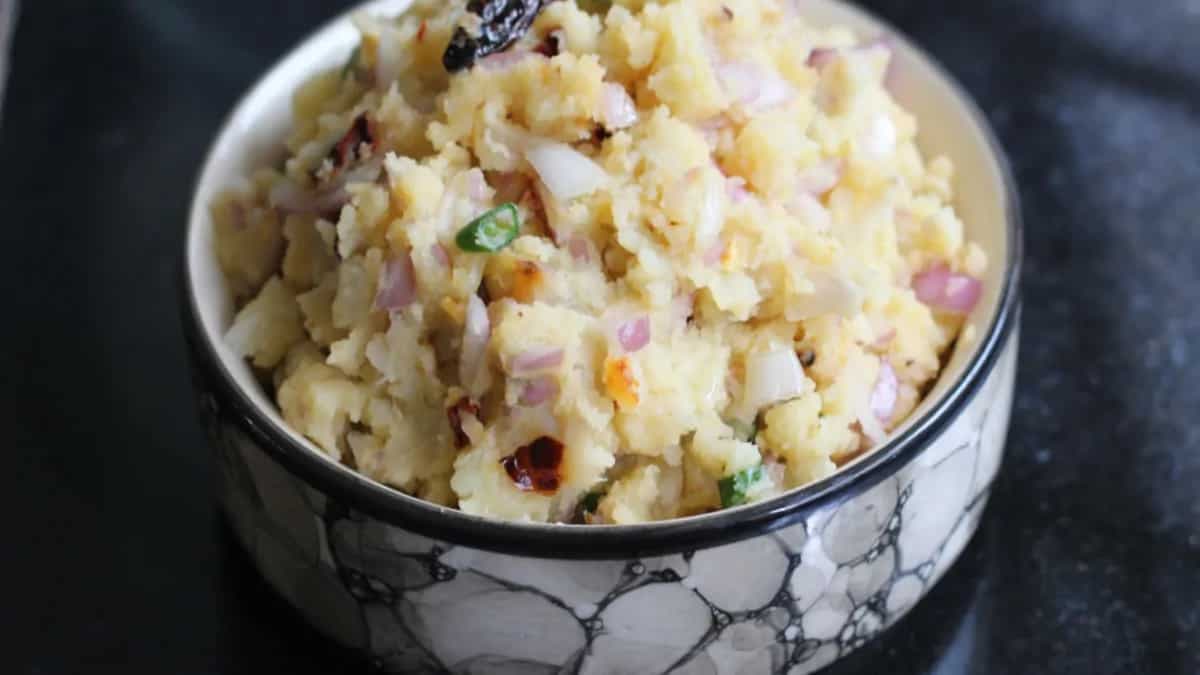 Aloo Bhorta: Yummy Mashed Potatoes With Spices And Herbs