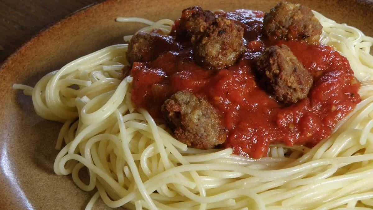 How About Some Meatballs And Spaghetti For Dinner