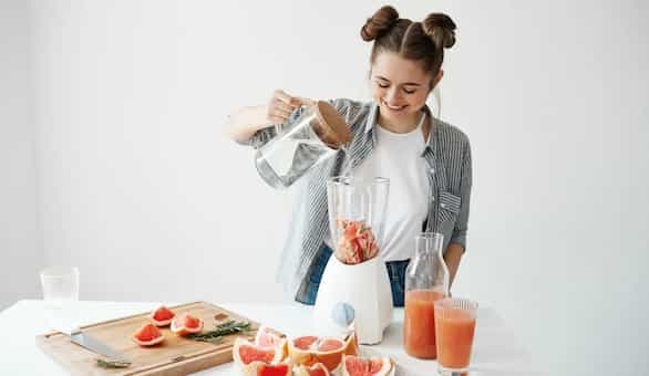Woman Prepares Latte In World’s Smallest Blender; Amuses Netizens