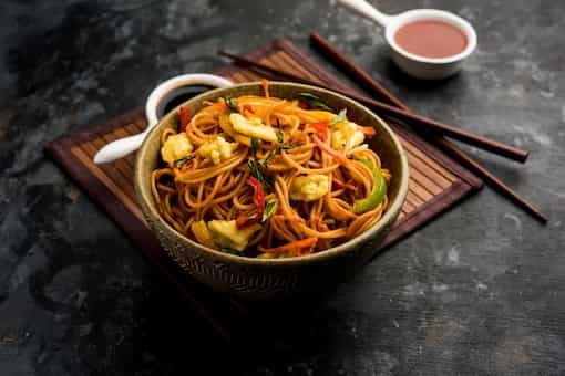 Schezwan Noodles Without Onion And Garlic
