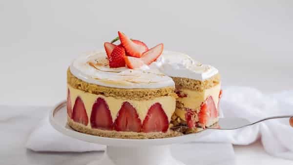 Inverted Strawberry Cake: A Sweetened, Moist and Dense Dessert
