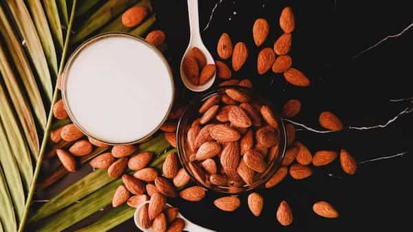 Benefits Of Almond Milk And How To Make It