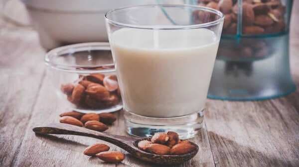 Here Are Four Utmost Benefits Of Almond Milk