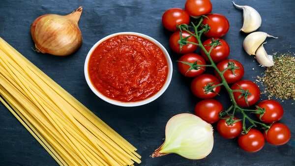From Rich Taste To History: Here's All About Marinara Sauce 