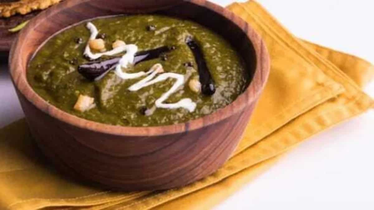 Sarson Ka Saag : Typical Punjabi Flavour Right In Your Kitchen