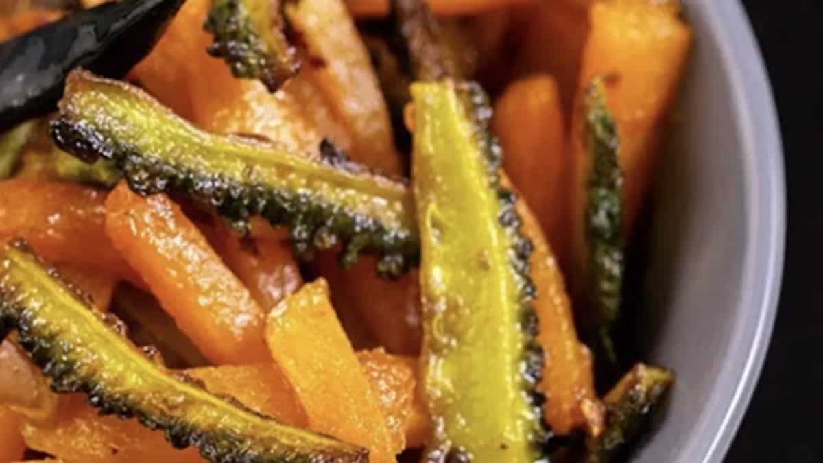 Uchhe Kumro Bhaja: Bitter Gourd And Pumpkin Stir-fry