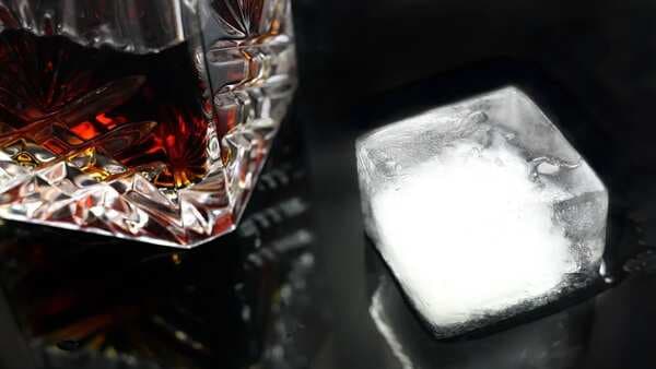 4 Type Of Ice Cubes You Need For Perfect Cocktails