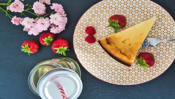 Quick Recipe: Make Your Own ‘No-Bake’ Strawberry Cheesecake In Less Than 10-Minutes