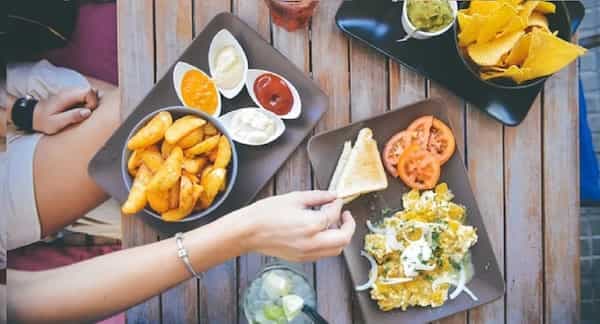 5 Tips To Save Money At Fast-Food Restaurants In India