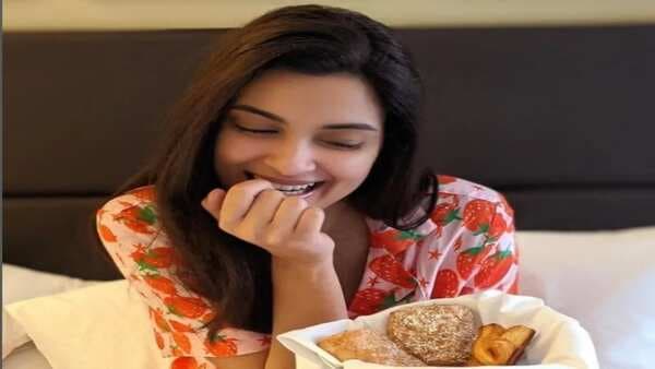 1,2, 3 And More! We Are Losing Count Of Pizzas Diana Penty Is Having On Pizza Night