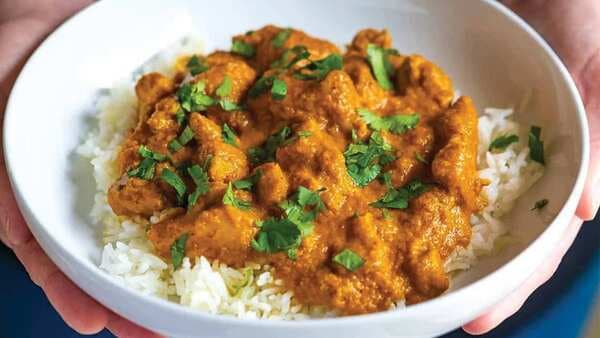 Kitchen Tips: Here Are 4 Ways To Fix A Burnt Curry