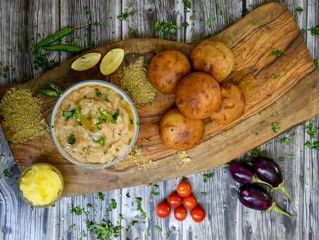 Bihari Cuisine: This Litti Chokha Recipe Spells Pure Indulgence