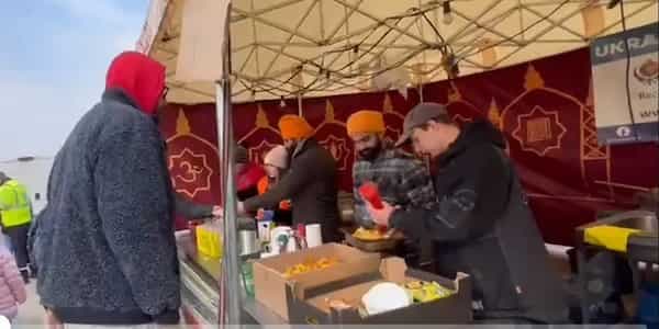 As The Sikhs Start Serving Langar In Ukraine, Let’s See How The Concept Of Langar Started