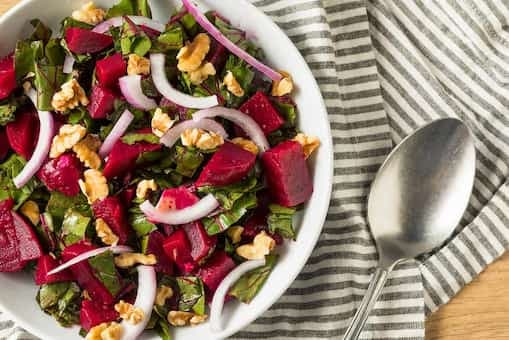 Want to Eat Something Healthy? Try This Crunchy Beetroot And Cucumber Salad With a Twist