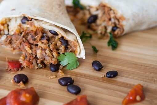 Quick Lunch Ideas: Make This Chatpata Rajma Wrap For A Quirky Lunch