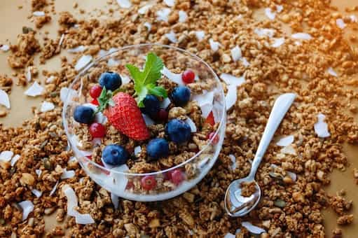 Turn Your Regular Overnight Oats Into A Baked Delish