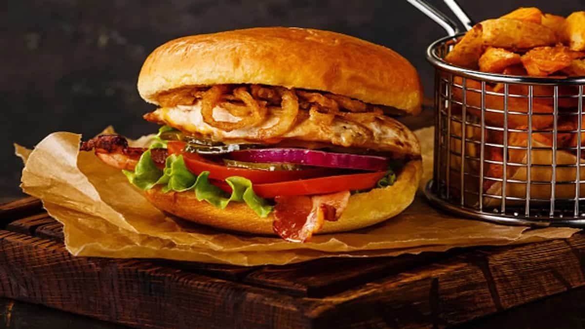 Grilled Chicken Burger: Flavourful, Scrumptious, Crispy Layers