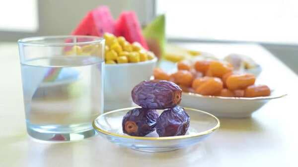 Keep Yourself Hydrated During Ramadan Fasting With These Foods And Beverages