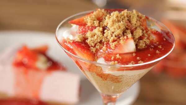 Time To Indulge In These 5 Yummy Strawberry Delights