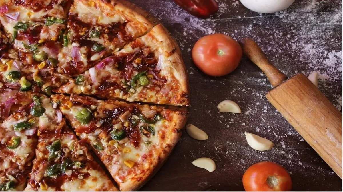 Viral: Invisible Pizza Has The Netizens Confused