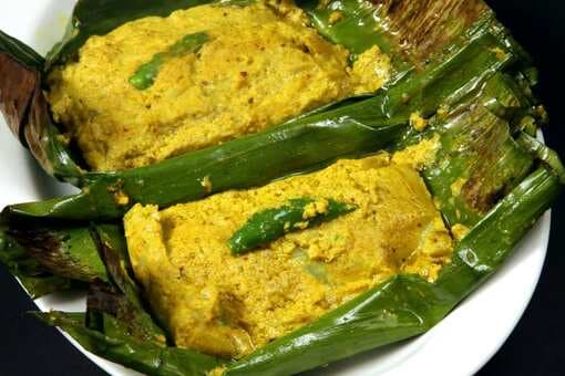 Bengali Or Parsi? Who Owns Steamed Fish In Banana Leaf?