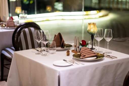 5 Dining Etiquette Rules That You Need To Debunk