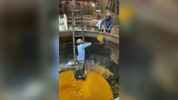 Netizens Not Impressed With Food Cooked In 4,800kg-Capacity Cauldron In Ajmer