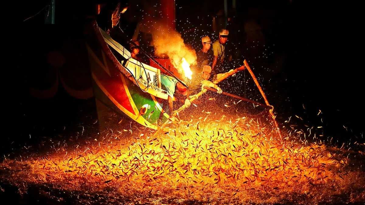 The Dying Art of Fishing With Fire In Taiwan