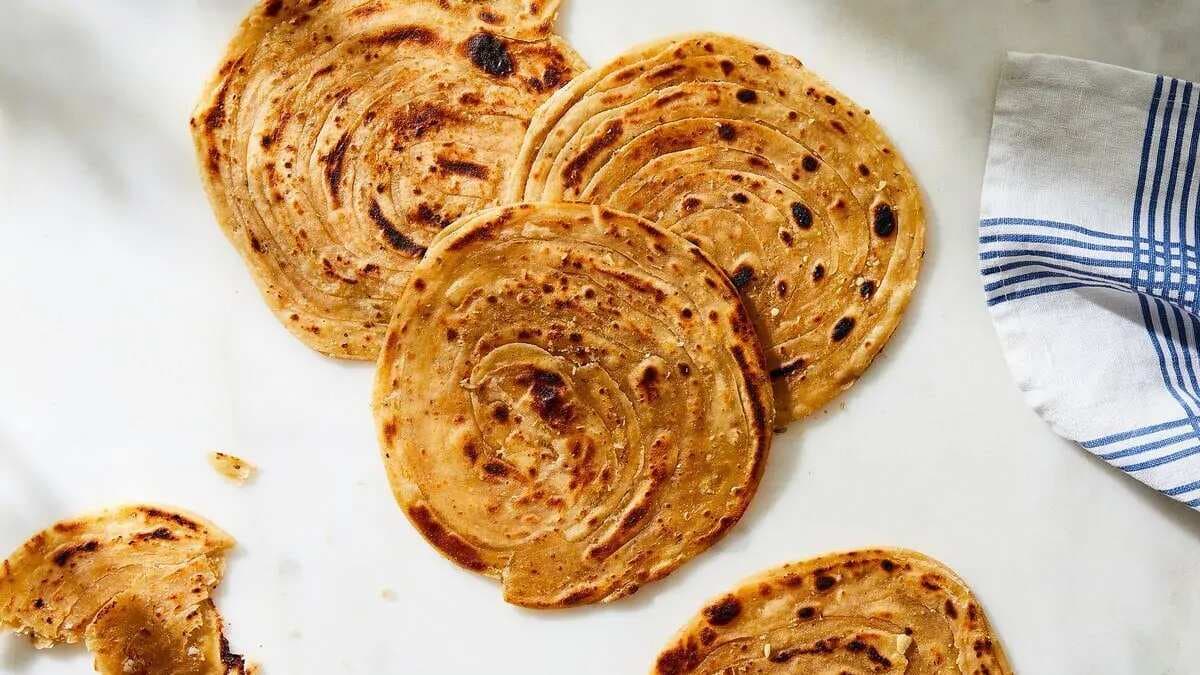 Try This Garlic Laccha Paratha For Desi Breakfast