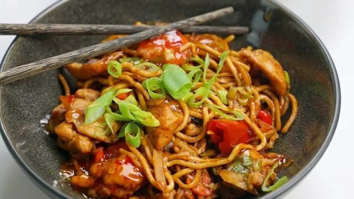 Chicken Manchurian With Noodles: The Best Indo-Chinese Combo