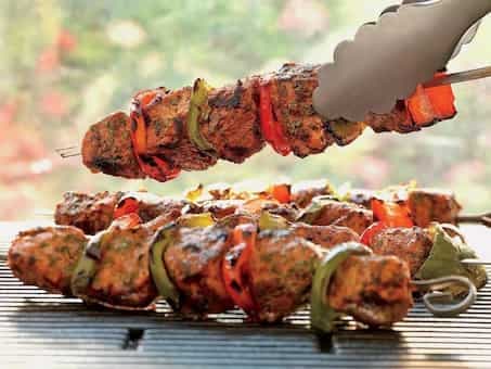 Regional Cuisine: 6 Famous Food Places In Hyderabad