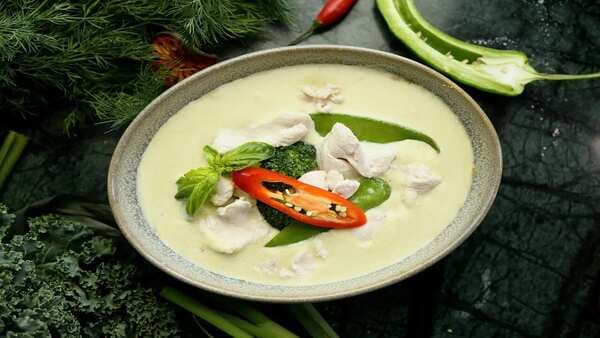 Slurrp Exclusive: Get Your Hands On This Chef Special Thai Green Curry Recipe 