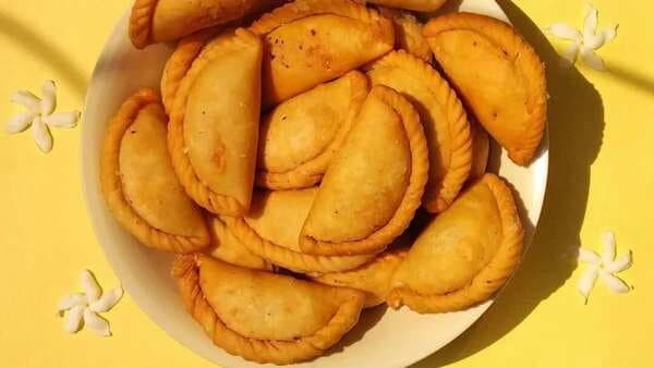 Gujiya: This Delicious Festival Sweet Is A Must-Have