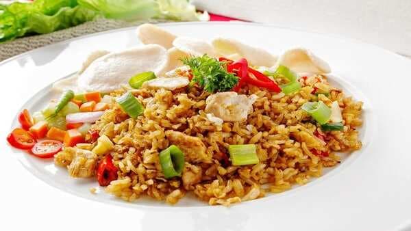 The World Eats Their Fried Rice In These 7 Different Ways, What About You? 