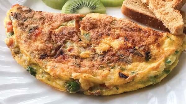 Try This High-Protein Chicken Masala Omelette For Breakfast