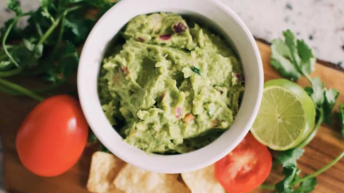 4 Best Mexican Dips And Sauces That Pair Well With Every Food