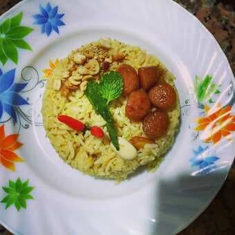 Burmese Rice Salad (Htamin Let Thote)