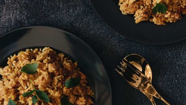 This Smoky Chicken Biryani Is A Feast For Biryani Lovers; Recipe Inside