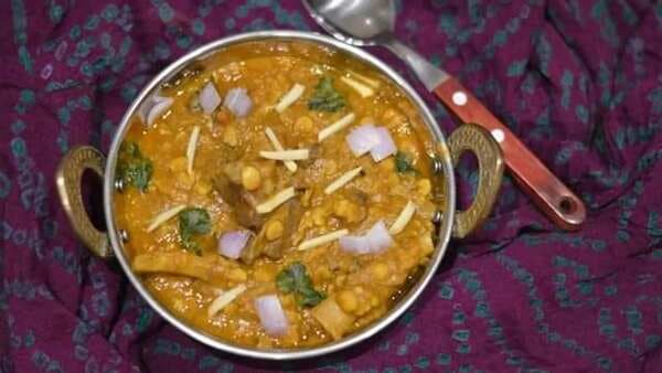  Hyderabadi Dal Gosht: The Hearty Fusion Of Lentils & Mutton