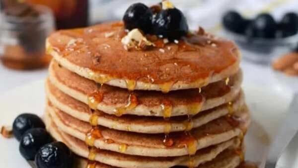 Eggless Oats Pancakes: Healthy Breakfast Made With 4 Ingredients