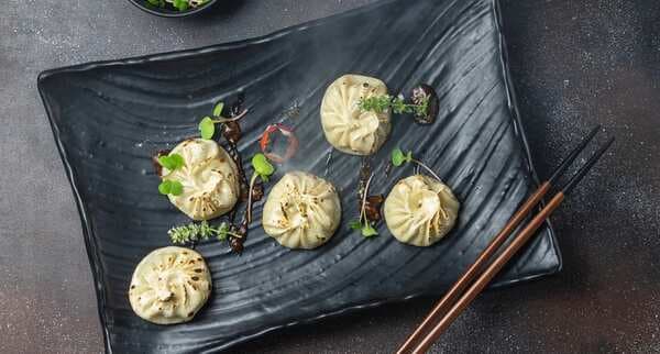 Momos With Spicy Chutney: Know The Calorific Content In A Plateful Of Momos