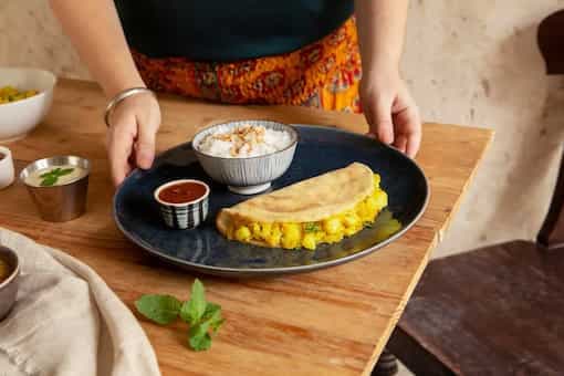 Beat Early Morning Blues With This Instant, Bread Dosa Recipe For Breakfast